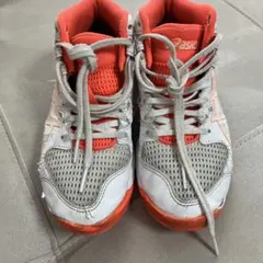 バスケットシューズ