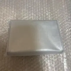 新品　イヴサンローラン ポーチ　シルバー　ノベルティ