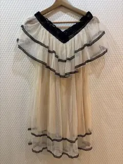 アイボリー✖️ブラック フリル付き Vネック ワンピース