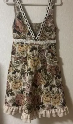 薔薇モチーフ付き ゴブラン風 花柄(薔薇柄)ワンピース