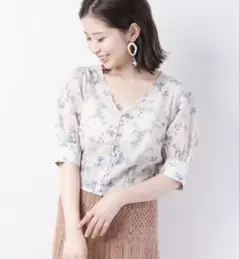 Who's Who chico 5分袖フラワークロップドブラウスのサムネイル