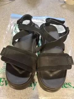UGG ブラック スポーツサンダル