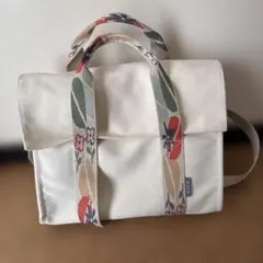 ホワイトキャンバスショルダーバッグ