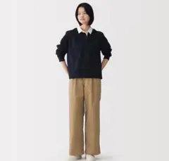 無印良品　婦人ムラ糸チノタックワイドパンツ　ダークベージュ　股下長め