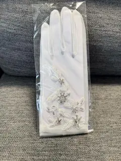 ホワイト ウェディンググローブ ビーズ刺繍 ブライダルグローブ