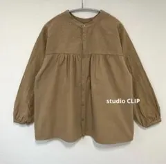 【美品】スタジオクリップ　ダブルフロントクラフトパーツ刺繍ブラウス　ブラウン