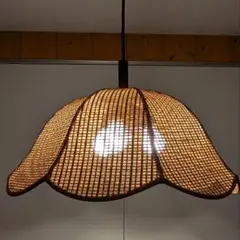 ラタン製ペンダントライト 大きめ 波型デザイン