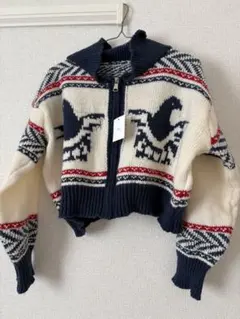 エスキモー風ジッパー付きニットセーター
