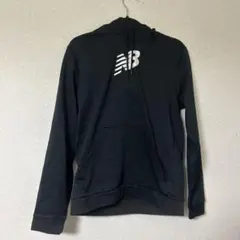 New Balance ブラック パーカー