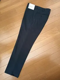 新品★UNIQLO ネイビー スラックス★ウエスト76cm股下73cm★春〜秋