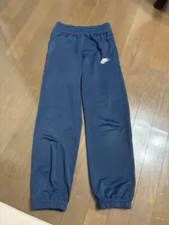 Nike ネイビー トレーニングパンツ　140 くらい