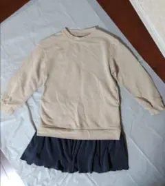 GU ベージュ スウェット トレーナー プリーツスカート
