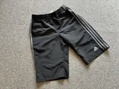 adidas 黒 ショートパンツ サイドストライプ