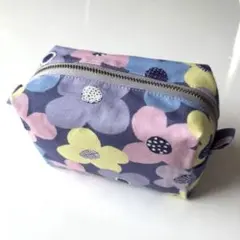 ハンドメイド　スクエアポーチ　花柄