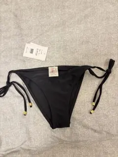 【Tika 】新品タグ付き・ブラックビキニボトム Mサイズ