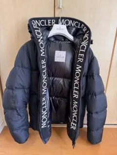 美品【あんしん鑑定対象】モンクレール　ダウン　MONTCLA 専用ハンガー付