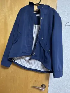 フード付きジャケット　定価一万円越え　パーカー　ネイビー　裏地　ストライプ