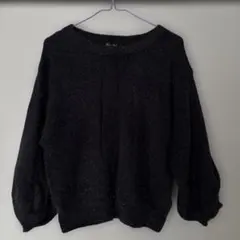 ラメ入り黒バルーンスリーブニット