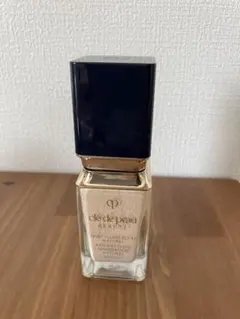 クレ・ド・ポー ボーテ タンフリュイドエクラナチュレル　オークル10