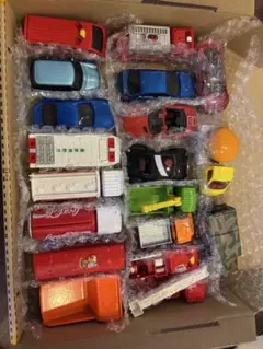 トミカ まとめ売り 35台セット バラ売り不可 - メルカリ