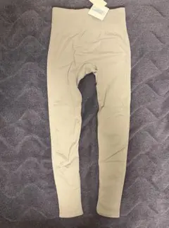 エアリズムシームレスサポートハイライズレギンス　Mサイズ　未使用