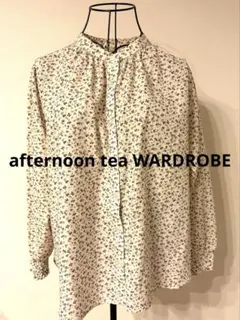 美品afternoon tea wordrobe 小花柄 ブラウス 総柄Mサイズのサムネイル