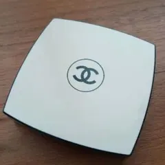 CHANEL アイシャドウ　レベージュパレットルガールライト