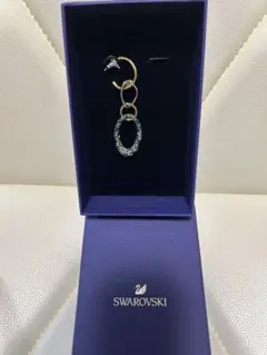 値下げしました！　SWAROVSKI スワロフスキー ピアス グリーン 片耳用のサムネイル