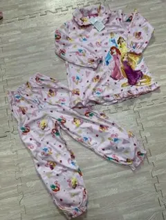 新品⭐︎Disney プリンセス 長袖 パジャマ 110cm