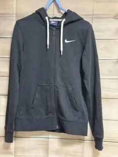 レディース　NIKEパーカー　M ブラック　黒
