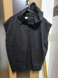 ZARA　ノースリーブパーカーのサムネイル
