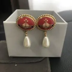 vienne Westwood エナメル　ボタンピアス