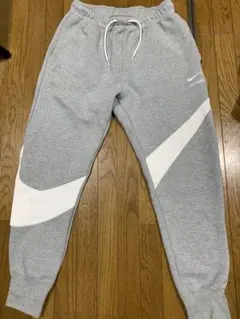 チ*ー様 NIKEスウェットパンツのサムネイル