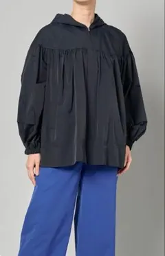 試着のみ　トゥモローランド　Ballseyフード付きブラックジャケットのサムネイル