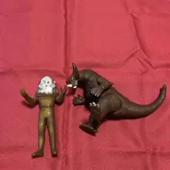 ウルトラ怪獣シリーズ ソフビ 2体セット ゴモラ ザラブ星人 2000年製のサムネイル