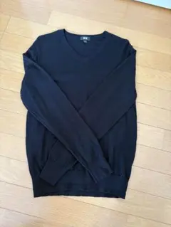 UNIQLO黒 Vネック セーターS