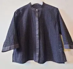 Green label relaxing 刺繍黒色のブラウス