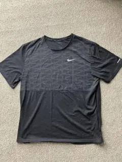 Nike ブラック Tシャツ Lサイズ