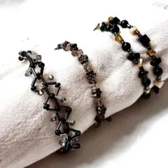 ビーズとフラワーモチーフのブレスレットセット