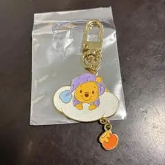 くまのプーさん アクリルキーホルダー 雲で寝るプーさん