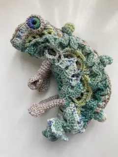 かぎ針編み　キモ可愛いカメレオンのエコバック　新色　本体グリーン系　ハンドメイド