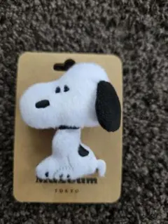 新品 スヌーピーミュージアム ぬいぐるみバッジ