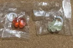 ドムドムハンバーガー　目印チャーム　ガチャ　レッド　蓄光　2種セット①