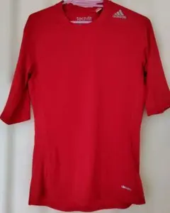 adidas techfit 半袖シャツ レッド