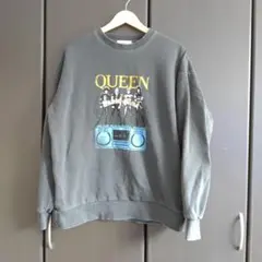 モノマート QUEEN ヴィンテージライクロックプリントピグメント加工スウェット