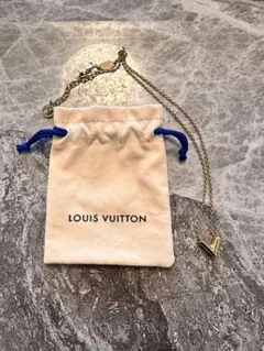 路易威登（Louis Vuitton）　Essential V 項鍊