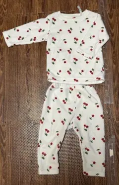 本日31日で削除 パジャマ 上下セット フリース さくらんぼ 90cm 部屋着