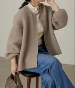 今期完売BEARDSLEYビアズリー✨パフ袖ニットコート30,800円ベージュ