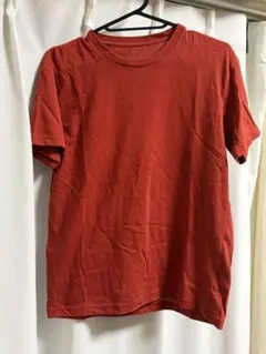 UNIQLO ユニクロ　 朱色　Sサイズ Tシャツ