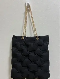 ナイロン製黒トートバッグ チェーンストラップ付き